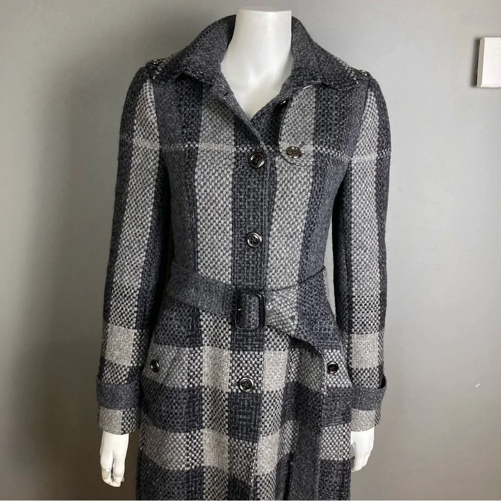 Burberry long trench coat women's size 6 plaid‎ wool belted gray winter